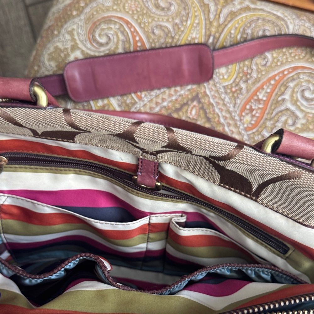 Coach Hampton
Signature Laptop Briefcase - Picture 11 of 14